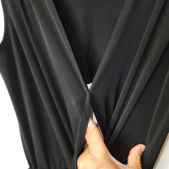 BCBG Generation Surplice Flowy Jersey Jumpsuit Open Back Waist Tie Black Size S - Picture 5 of 16